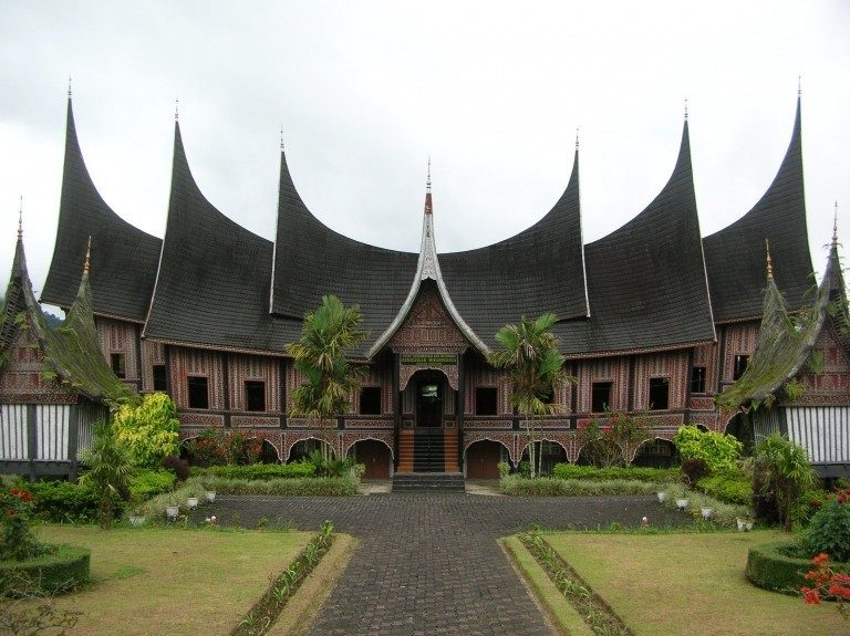 LimaKaki: Menilik Rumah Gadang Dengan Sejarah Panjang Di Nagari Sumpur