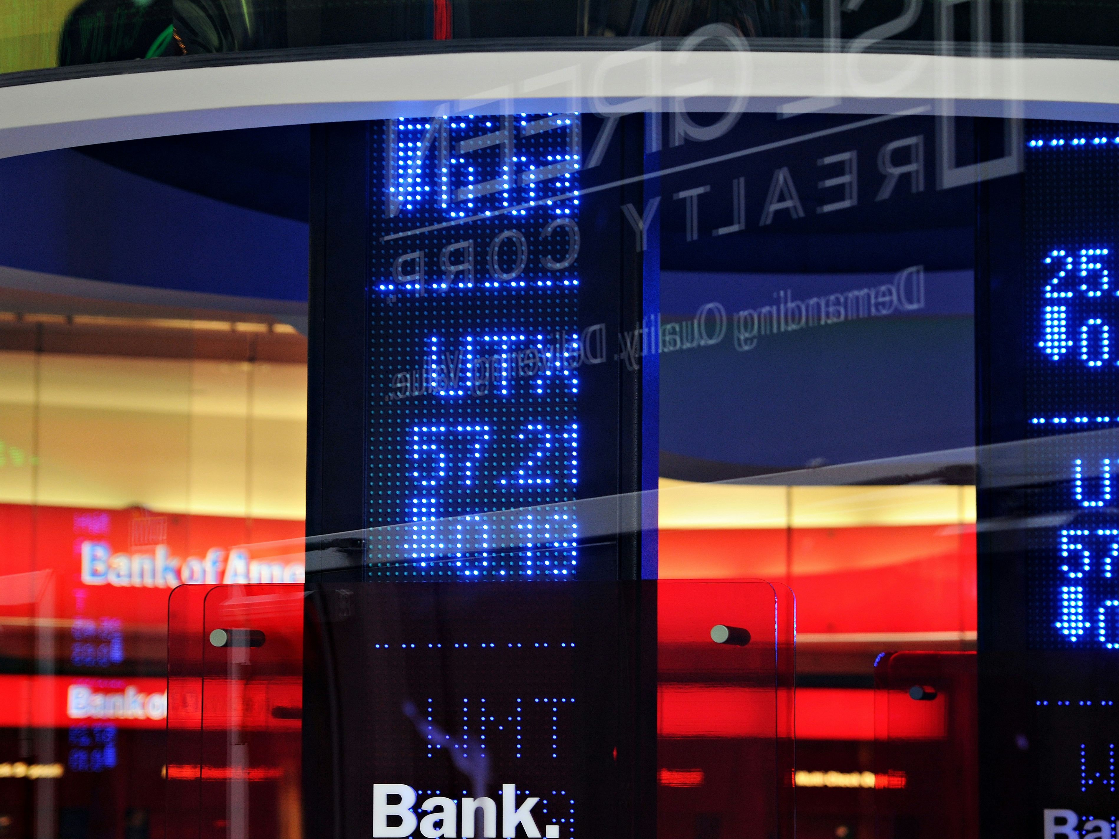 Mau transfer tapi belum tahu kode bank-nya, klik aja kodebanktf.com