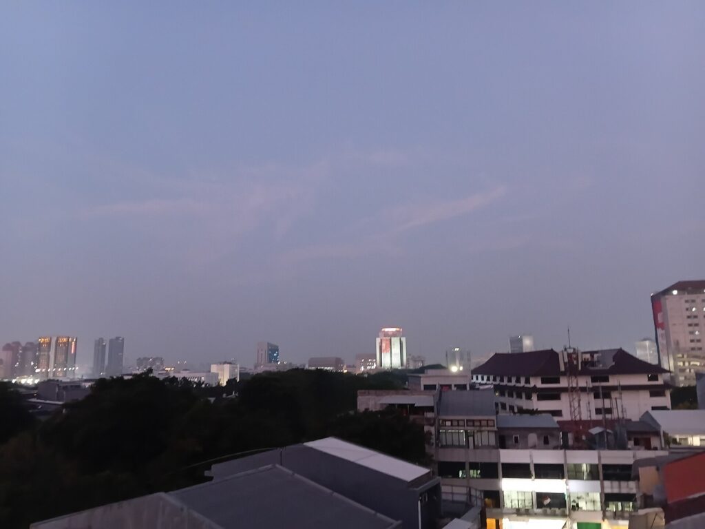 Panorama skyline Jakarta Pusat saat senja