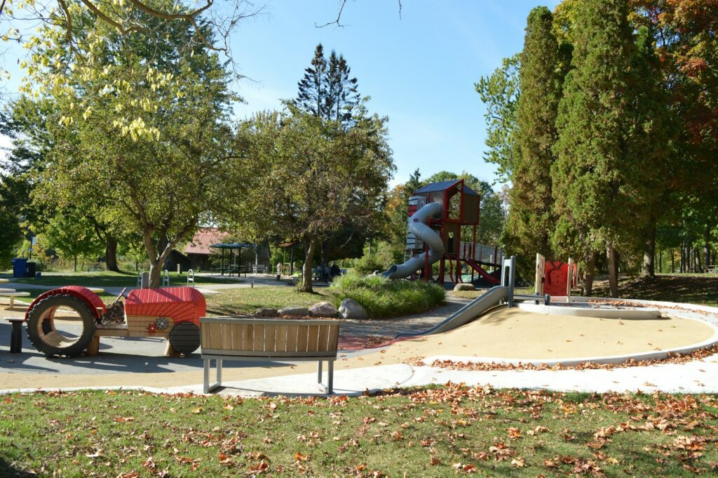 Area bermain anak di Merbabu Family Park, taman keluarga di Kota Malang
